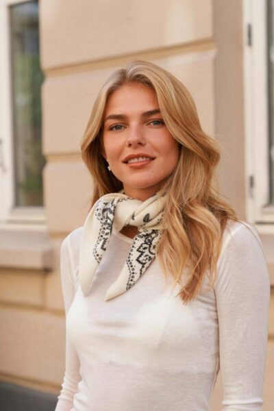 Adelina paisley knit scarf off white Neo Noir