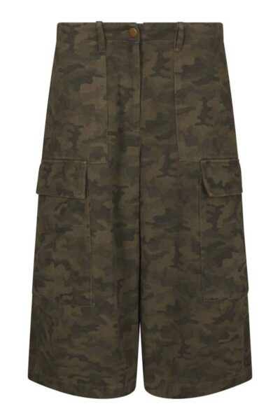 Islana camou shorts Neo Noir