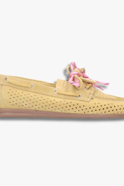 Loafer butter yellow suede Shoecolate