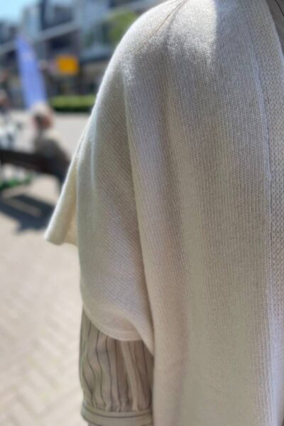 Cosy cardigan creamy white Sjaalmania