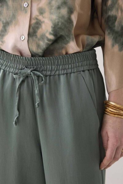 Trousers heavy silky touch sea glass Summum