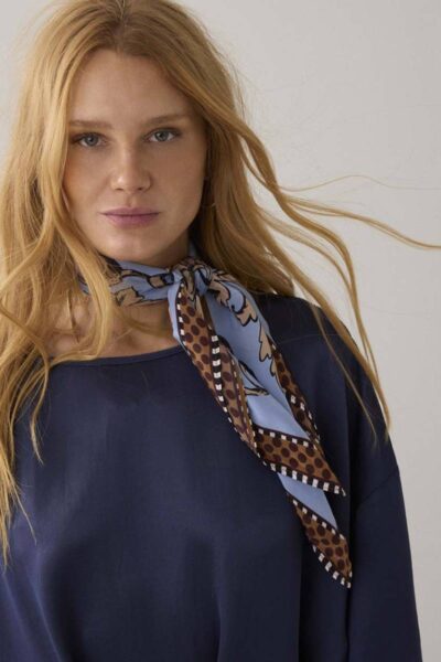 Scarf satin small soft blue Summum