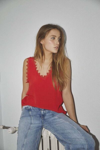 Perin lace singlet red Co’Couture