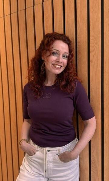 Granny embroidery ss tee winered Co’Couture