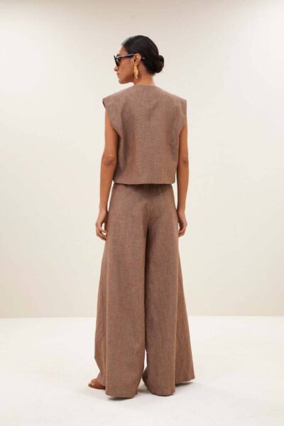 Nori girone gilet iced coffee By-Bar Amsterdam